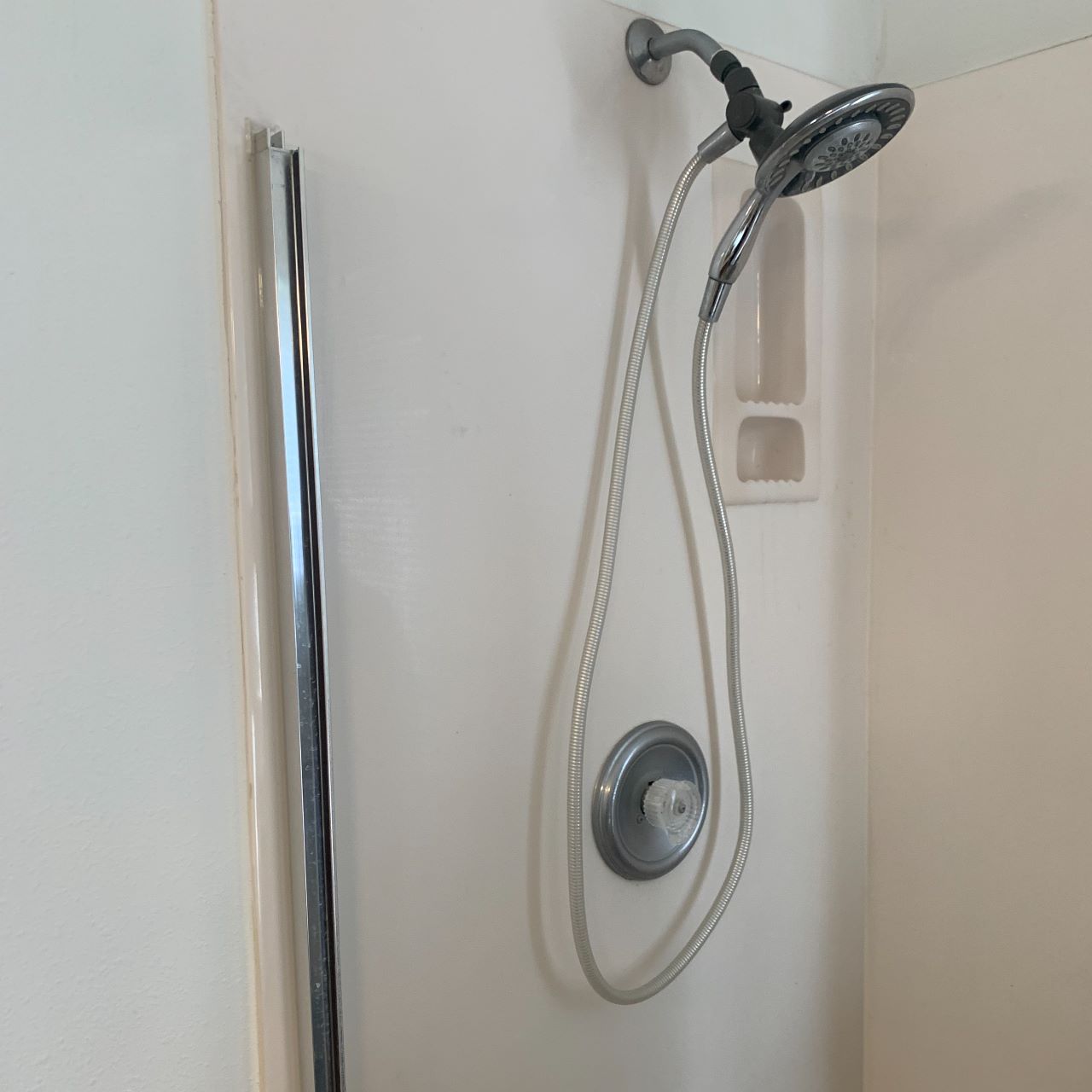 24914-Spring-bathroom-remodeling (3)